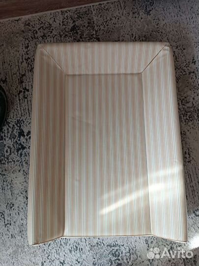 Пеленальный столик на кроватку универсальный