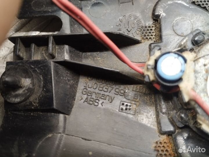 Уголок зеркала левый Volkswagen Golf IV