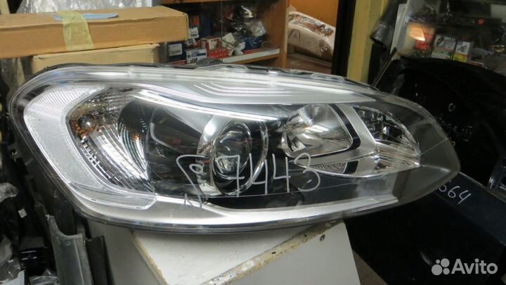 Фара правая ксенон Volvo XC60 с 2013