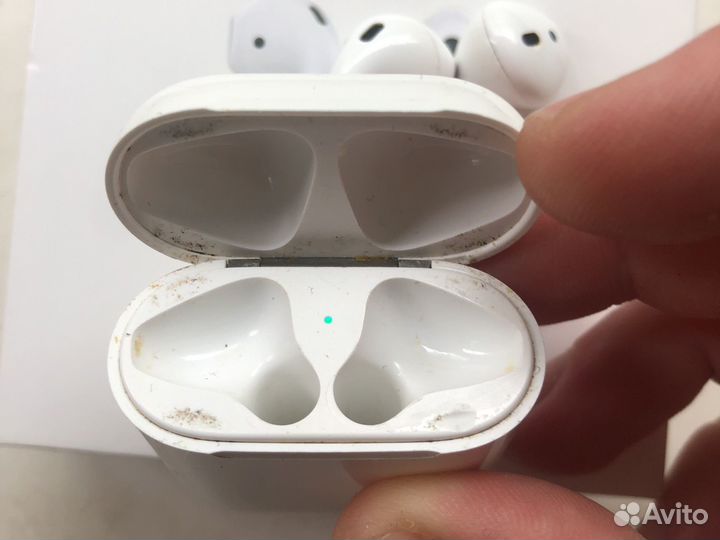 Беспроводные наушники apple airpods 1