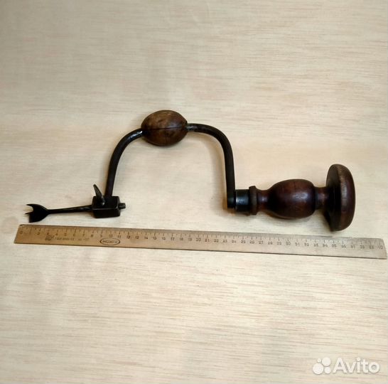 Коловорот старинный, дрель ручная