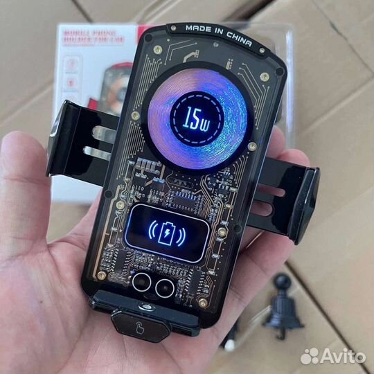 Автомобильный держатель с беспроводной зарядкой