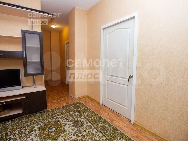 Доля в 2-к. квартире, 80,2 м², 10/24 эт.