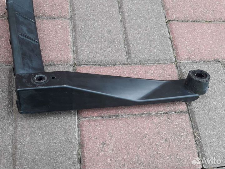 Кронштейн заднего бампера Volkswagen touareg gp