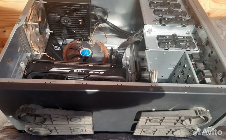 Корпус для компьютера на 8 hdd