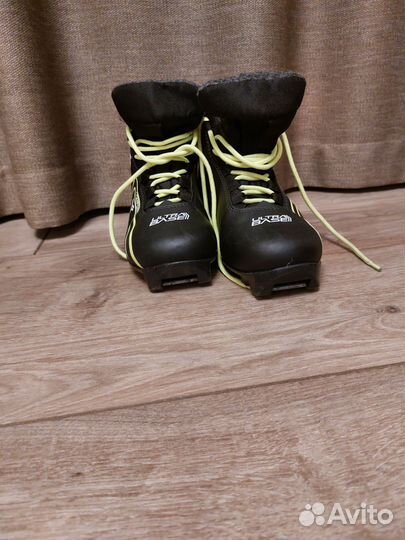 Лыжные ботинки