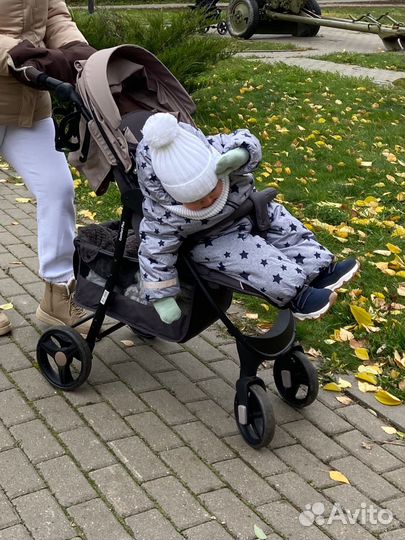 Прогулочная коляска