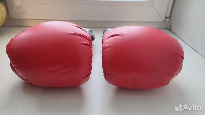 Боксерские перчатки 14 oz everlast