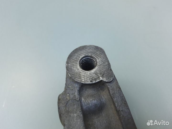 Крышка двигателя Dodge Caravan 2 V6 3.0 6G72