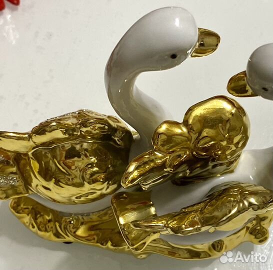 Статуэтка Белые Лебеди с золотом фарфор