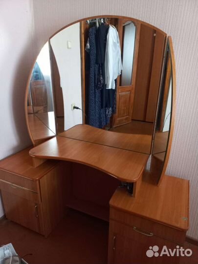 Гримерное зеркало