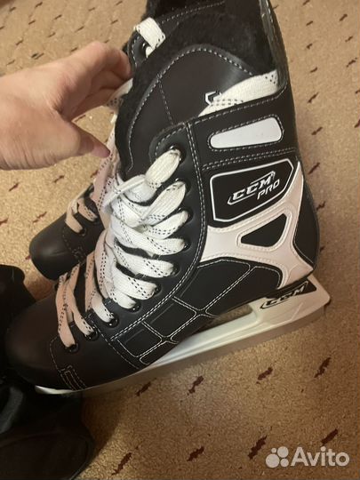 Коньки хоккейные