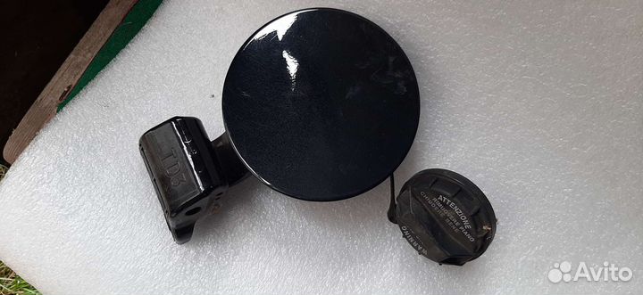 Лючок бензобака kia cerato 2