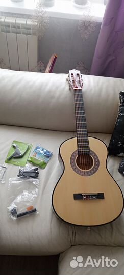 Акустическая гитара