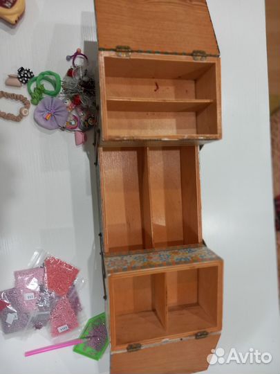 Деревянная шкатулка для рукоделия и украшения