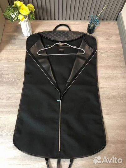 Чехол для мужского костюма