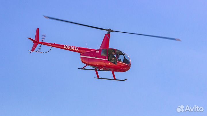 Полет на вертолете в Сочи. Предложение руки в небе
