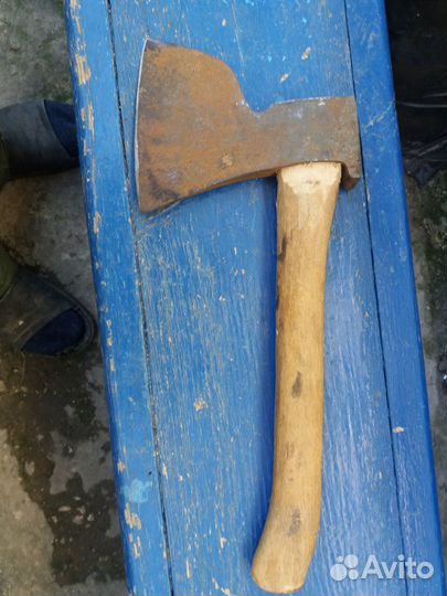 Старый кованый ручной работы топор немецкий мясной