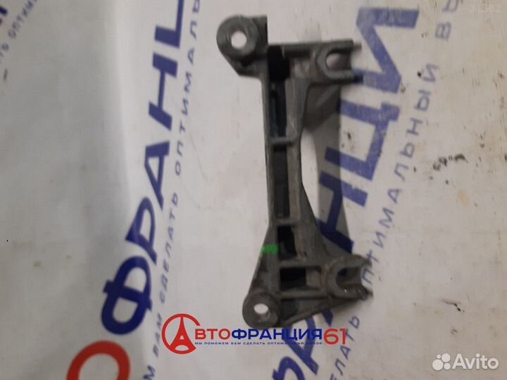 Кронштейн опоры кпп, 8200277212 renault megane 2
