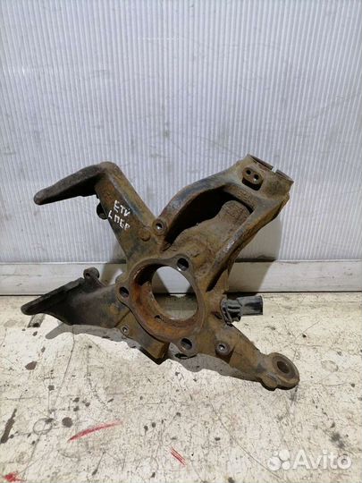 Кулак передний левый Шкода Йети