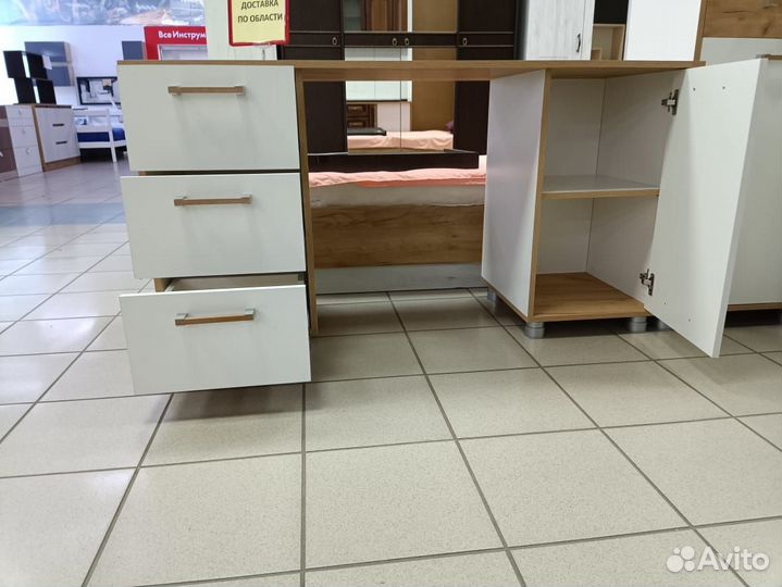 Письменный стол с витриной Свен крафт дуб зол/бел