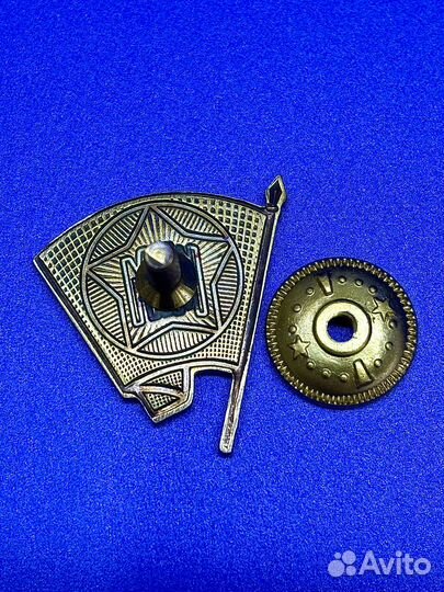 Значок комсомольский ким