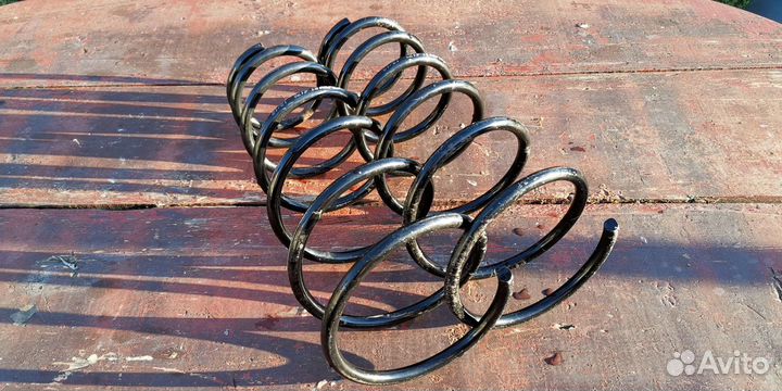 Пружина подвески задней KYB RI 6170