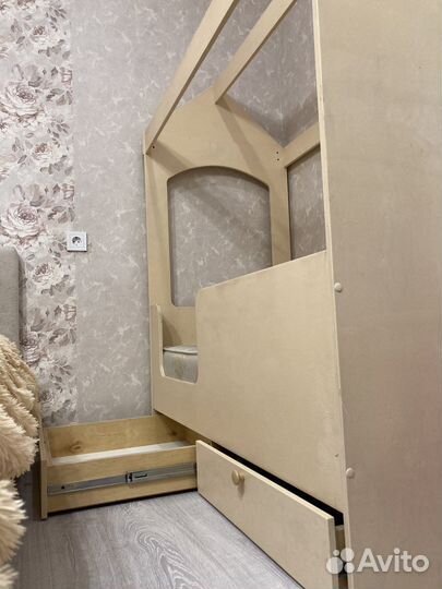 Детская кровать домик с матрасом