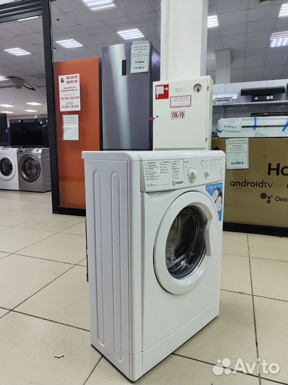 Узкая стиральная машина Indesit 4кг