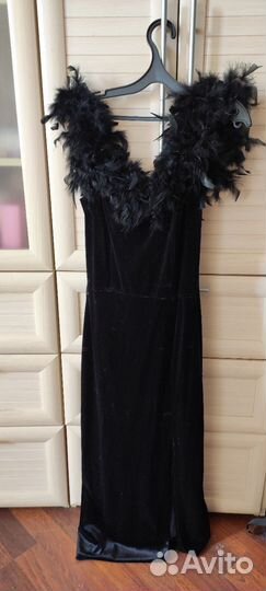 Чёрное вечернее платье