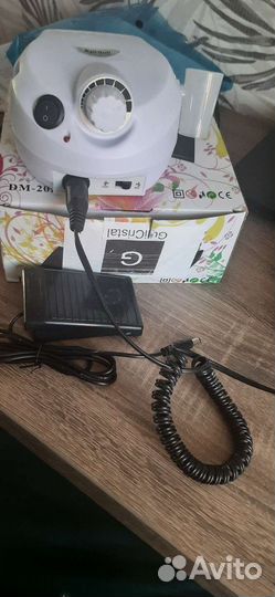 Машинка для маникюра и педикюра и фрезы