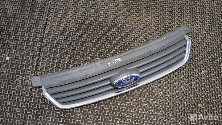 Решетка радиатора Ford Kuga, 2011