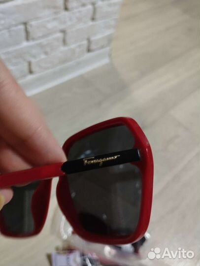 Солнцезащитные очки женские брендовые