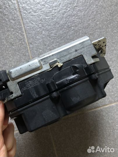 Замок багажника Мерседес 211