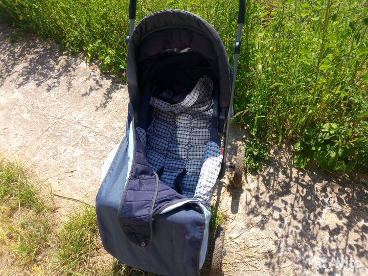 Прогулочная коляска