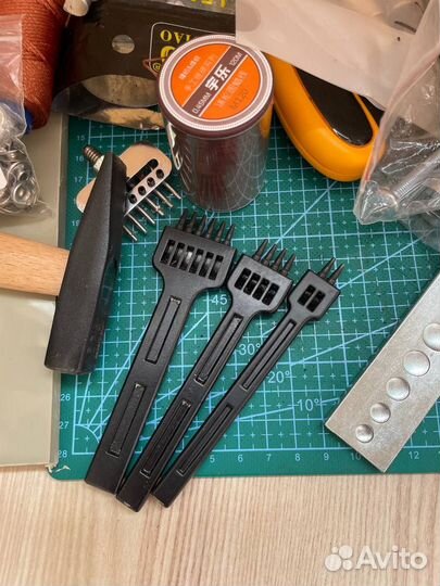 Набор инструментов для работы с кожей