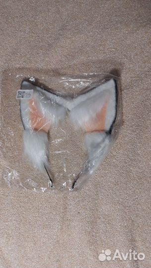 Уши кошки, лисы бело-персиковые