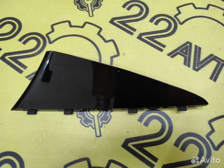 Накладка на торпедо декоративная передняя правая