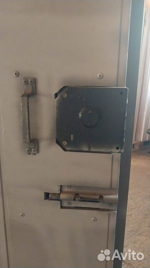 Б/У металлические двери