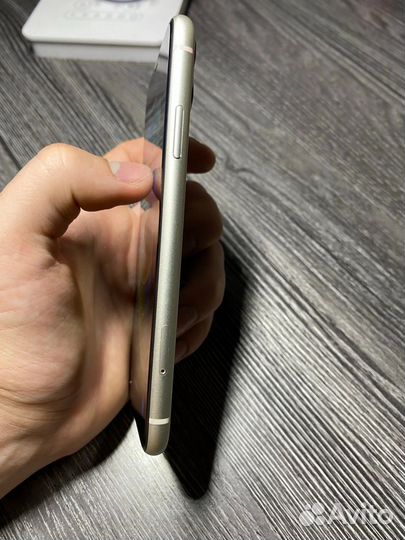 iPhone 11, 256 ГБ