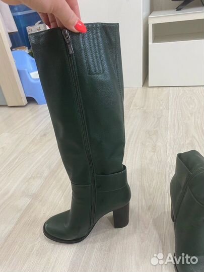 Продам осенние кожаные сапоги