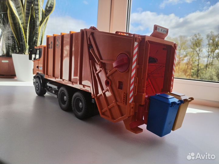 Брудер Bruder мусоровоз