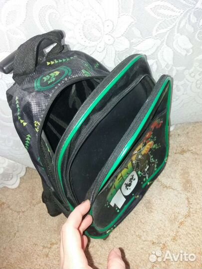 Рюкзак на колёсиках