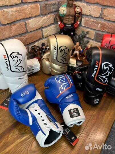 Боксерские перчатки Rival RS-1