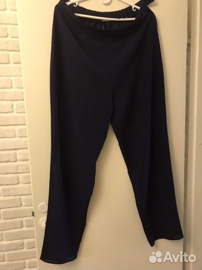 Костюм женский брючный темно синий.р.54 /165-170