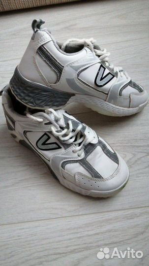 Кроссовки для девочки