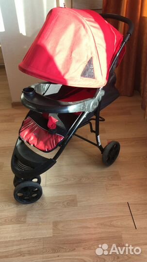 Прогулочная коляска