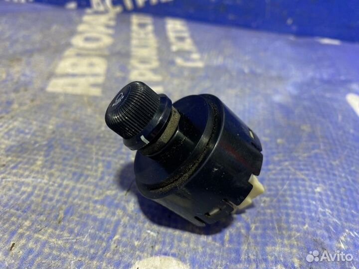 Кнопка корректора фар Mitsubishi Pajero 2