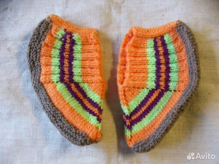 Новые вязанные шерстяные тапочки ручной работы
