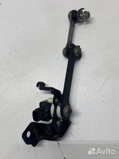 Датчик положения кузова задний Toyota Land Cruiser